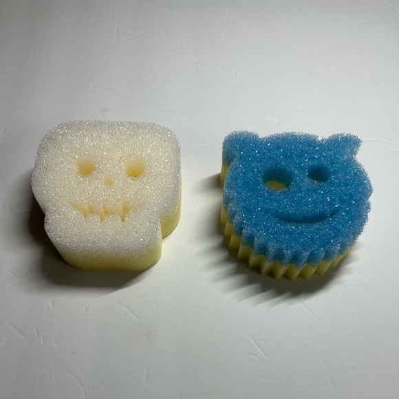 Scrub Daddy Mommy Special Edition Halloween - Limited Edition - Bat & Skeleton - Picture 4 of 10